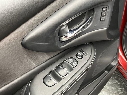 Used 2022 Nissan Murano SL image 9