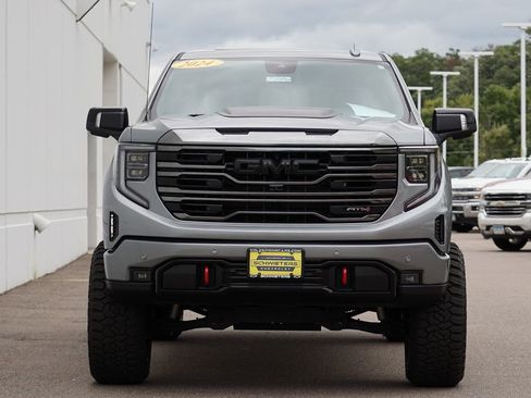 Used 2024 GMC Sierra 1500 AT4 image 8
