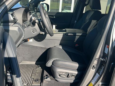 New 2026 Lexus LX 600 4WD w/ Luxury Package image 10
