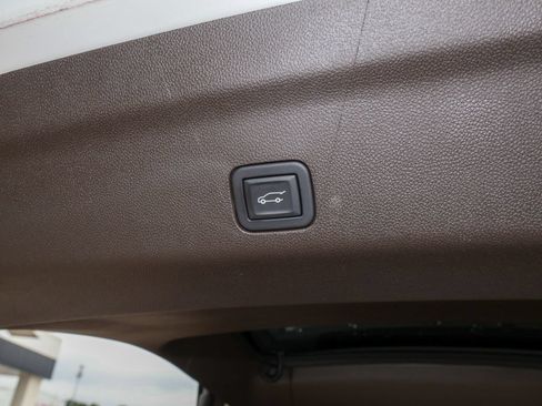Used 2023 Cadillac Escalade Premium Luxury w/ LPO, Radiant Package AWD/4WD image 6