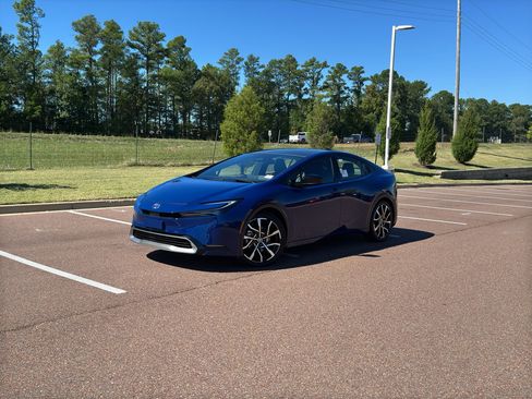 New 2026 Toyota Prius Plug-In Hybrid image 32