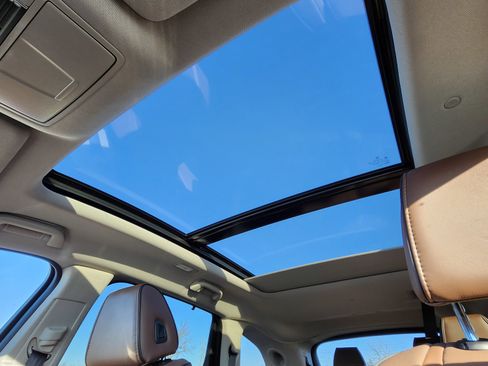 Used 2024 Acura MDX SH-AWD w/ Advance Package image 2