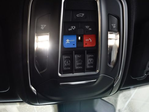 New 2026 Jeep Grand Cherokee Limited w/ Limited Altitude Package AWD/4WD image 26