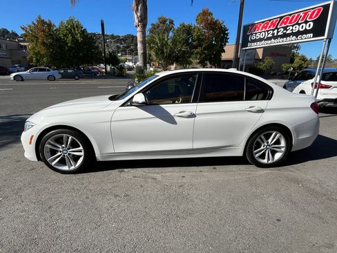 Used 2017 BMW 320i Sedan image 4