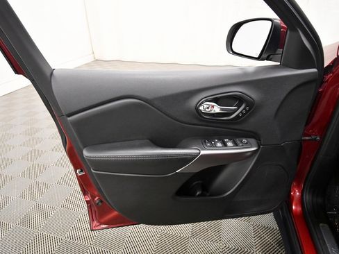 Used 2021 Jeep Cherokee Limited w/ Elite Package image 13