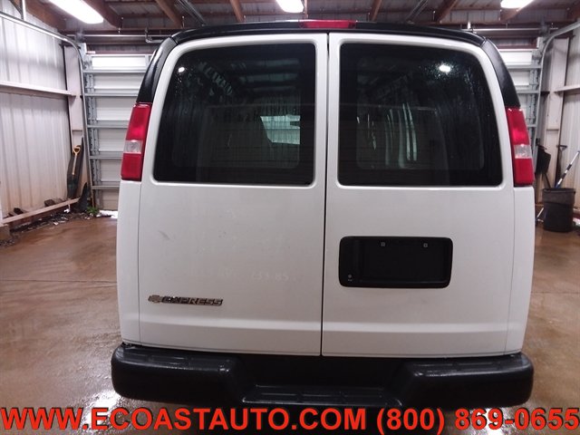 Used 2017 Chevrolet Express 2500 RWD image 10
