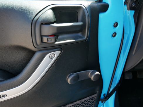Used 2017 Jeep Wrangler Rubicon w/ Trailer Tow Group AWD/4WD image 20