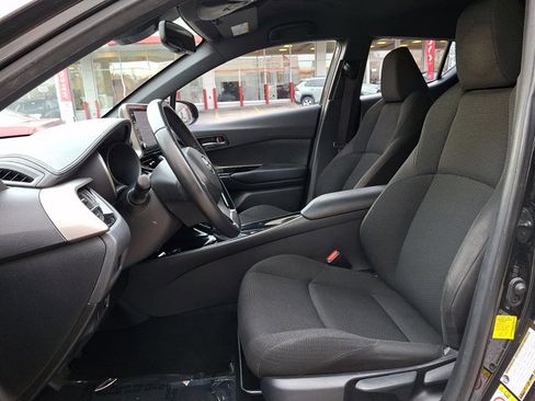 Used 2019 Toyota C-HR XLE image 13