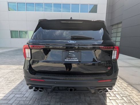Used 2025 Ford Explorer ST RWD image 5
