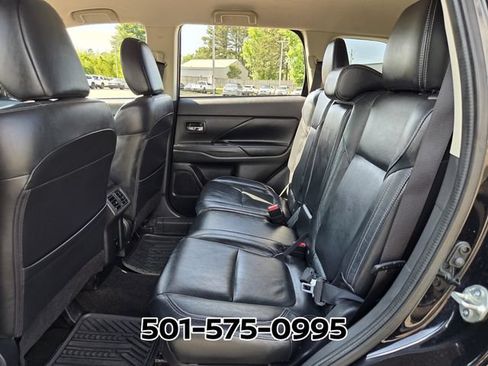 Used 2020 Mitsubishi Outlander FWD image 11