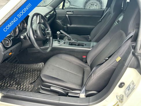 Used 2008 MAZDA MX-5 Miata Touring RWD image 5