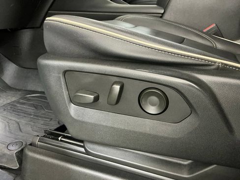 Used 2023 GMC Yukon SLT RWD image 19