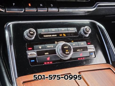 Used 2019 Lincoln Navigator Premiere AWD/4WD image 24