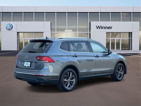 Used 2023 Volkswagen Tiguan SE image 7