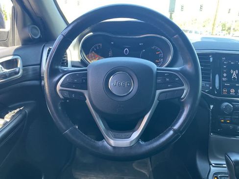 Used 2021 Jeep Grand Cherokee Laredo X AWD/4WD image 14