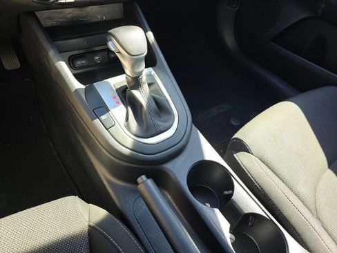 Used 2022 Kia Forte LXS FWD image 22