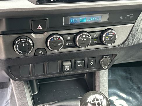 Used 2022 Toyota Tacoma TRD Off-Road image 26