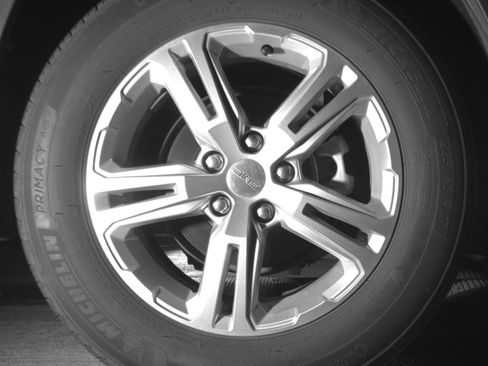 Used 2024 GMC Terrain SLE image 17