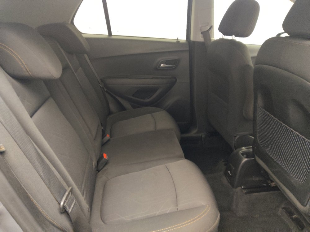 Used 2020 Chevrolet Trax LT FWD image 19