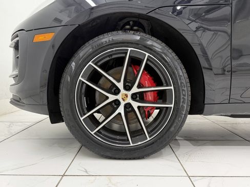 Certified 2023 Porsche Macan S AWD/4WD image 16