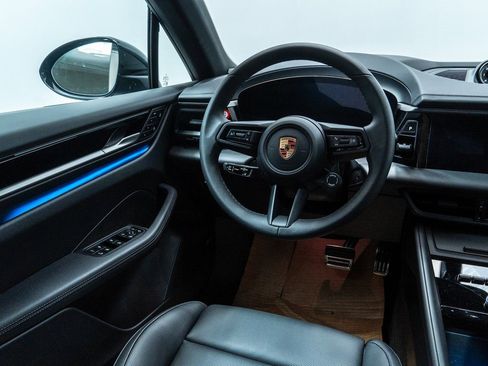 Certified 2025 Porsche Macan 4S Electric image 28