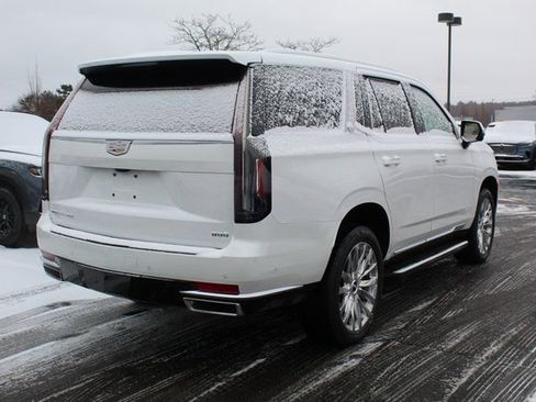 Used 2022 Cadillac Escalade Premium Luxury image 3