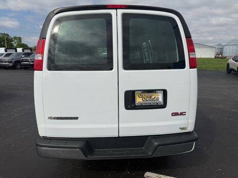 Used 2022 GMC Savana 2500 w/ Driver Convenience Package RWD image 4