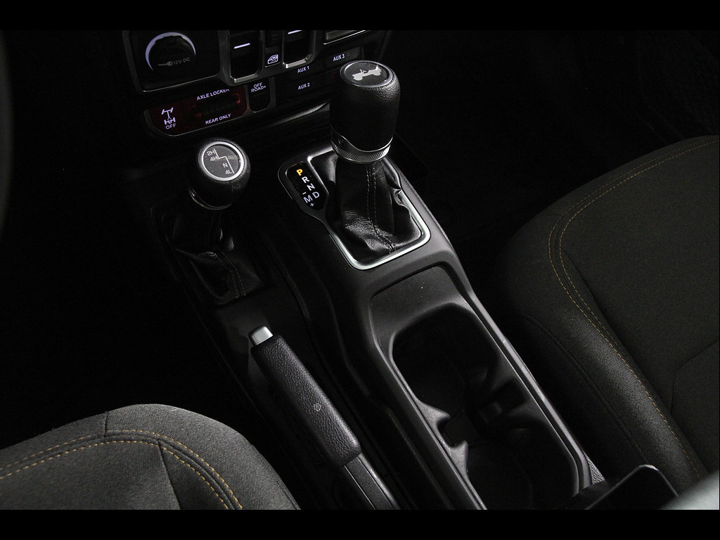 Used 2025 Jeep Wrangler Unlimited Sport AWD/4WD image 14