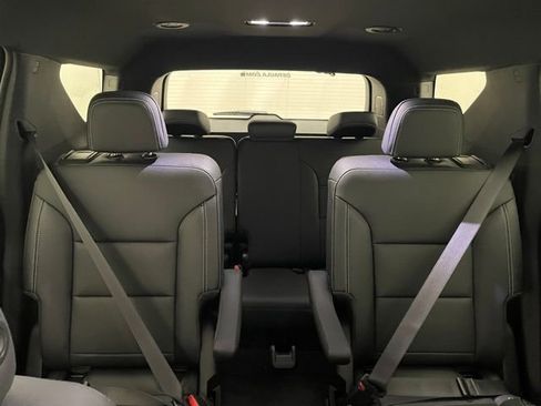New 2026 Chevrolet Traverse LT image 13