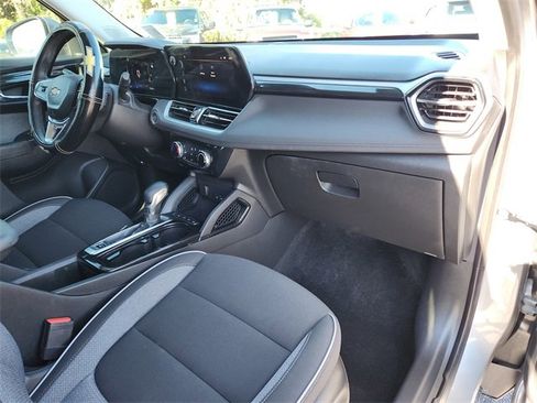 Used 2024 Chevrolet TrailBlazer LT w/ LT Cold Weather Package image 13