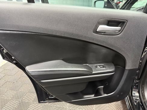 Used 2020 Dodge Charger SXT w/ Leather Interior Group RWD image 41