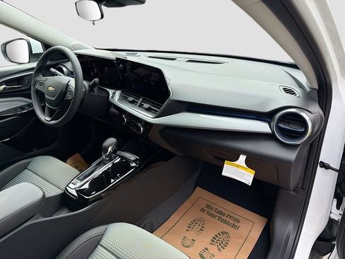 New 2026 Chevrolet Trax LT FWD image 29