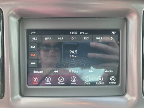 Used 2022 Dodge Challenger R/T image 9