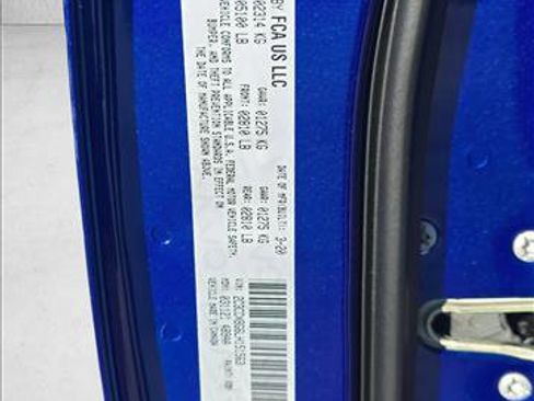 Used 2020 Dodge Charger SXT w/ Blacktop Package image 25