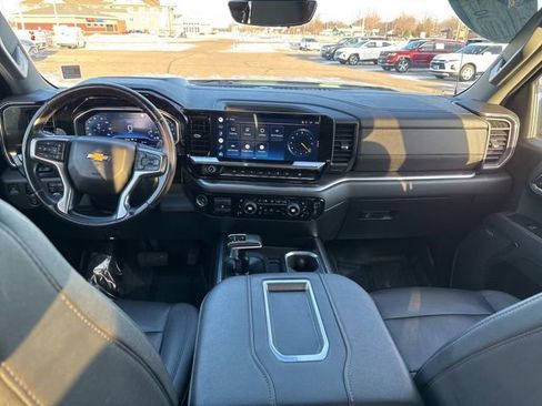 Used 2022 Chevrolet Silverado 1500 LTZ w/ LTZ Premium Package image 9