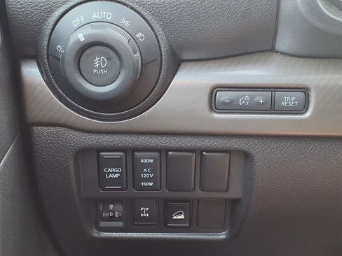 Used 2023 Nissan Titan PRO-4X w/ Pro-4x Convenience Package image 12