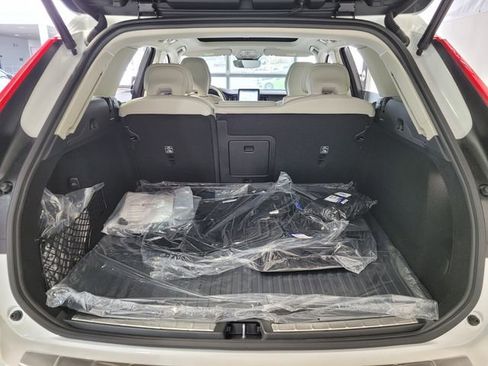 New 2026 Volvo XC60 T8 Ultra w/ Protection Package Premier AWD/4WD image 13