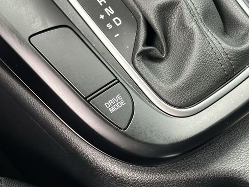 Used 2025 Kia Soul LX FWD image 21