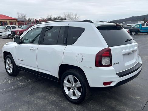 Used 2014 Jeep Compass Latitude w/ Sun/Sound Group AWD/4WD image 5