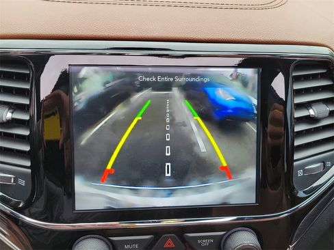 Used 2020 Jeep Grand Cherokee Overland w/ Interior Metal Package image 36