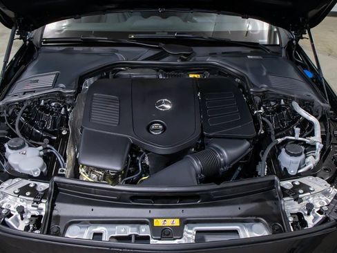 Used 2026 Mercedes-Benz CLE 300 4MATIC Coupe image 5