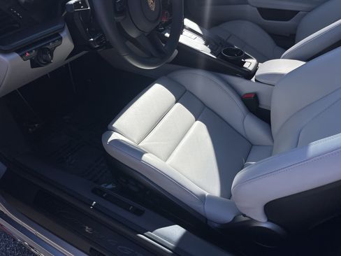 Certified 2024 Porsche 911 Carrera 4 GTS image 24