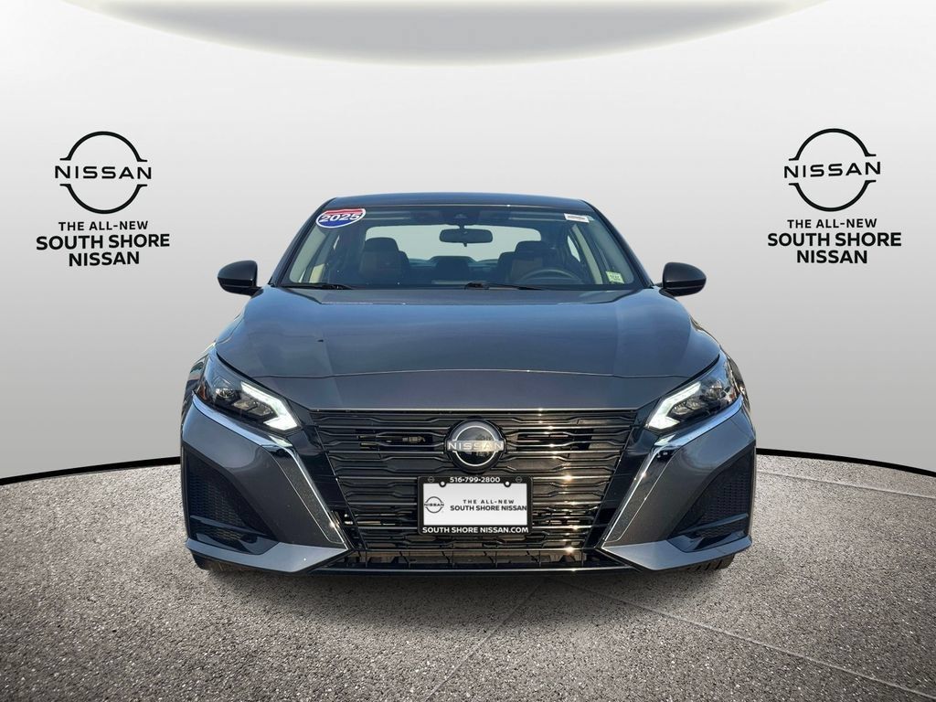 Used 2025 Nissan Altima 2.5 S FWD image 2