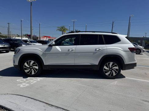 New 2026 Volkswagen Atlas SE image 6