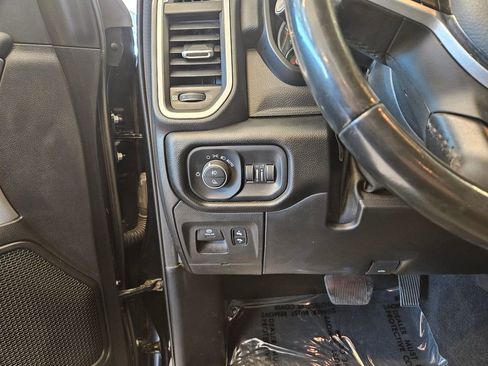 Used 2019 RAM 1500 Big Horn image 16
