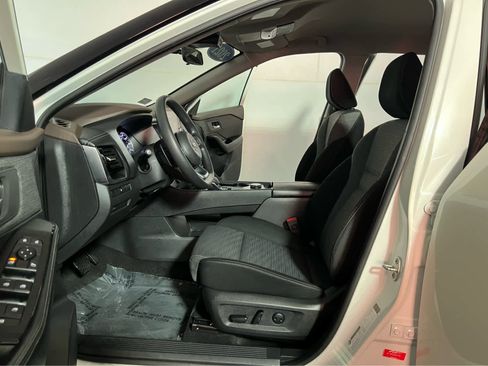 Used 2021 Nissan Rogue SV image 18