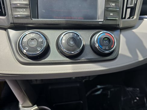 Used 2013 Toyota RAV4 LE FWD image 24