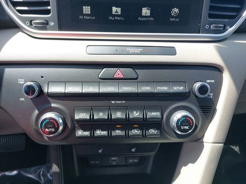Used 2022 Kia Sportage LX w/ LX FWD Value Edition Package image 21