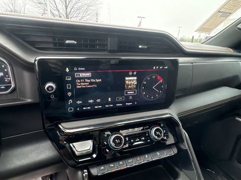 Used 2024 GMC Sierra 1500 AT4 w/ Technology Package image 23