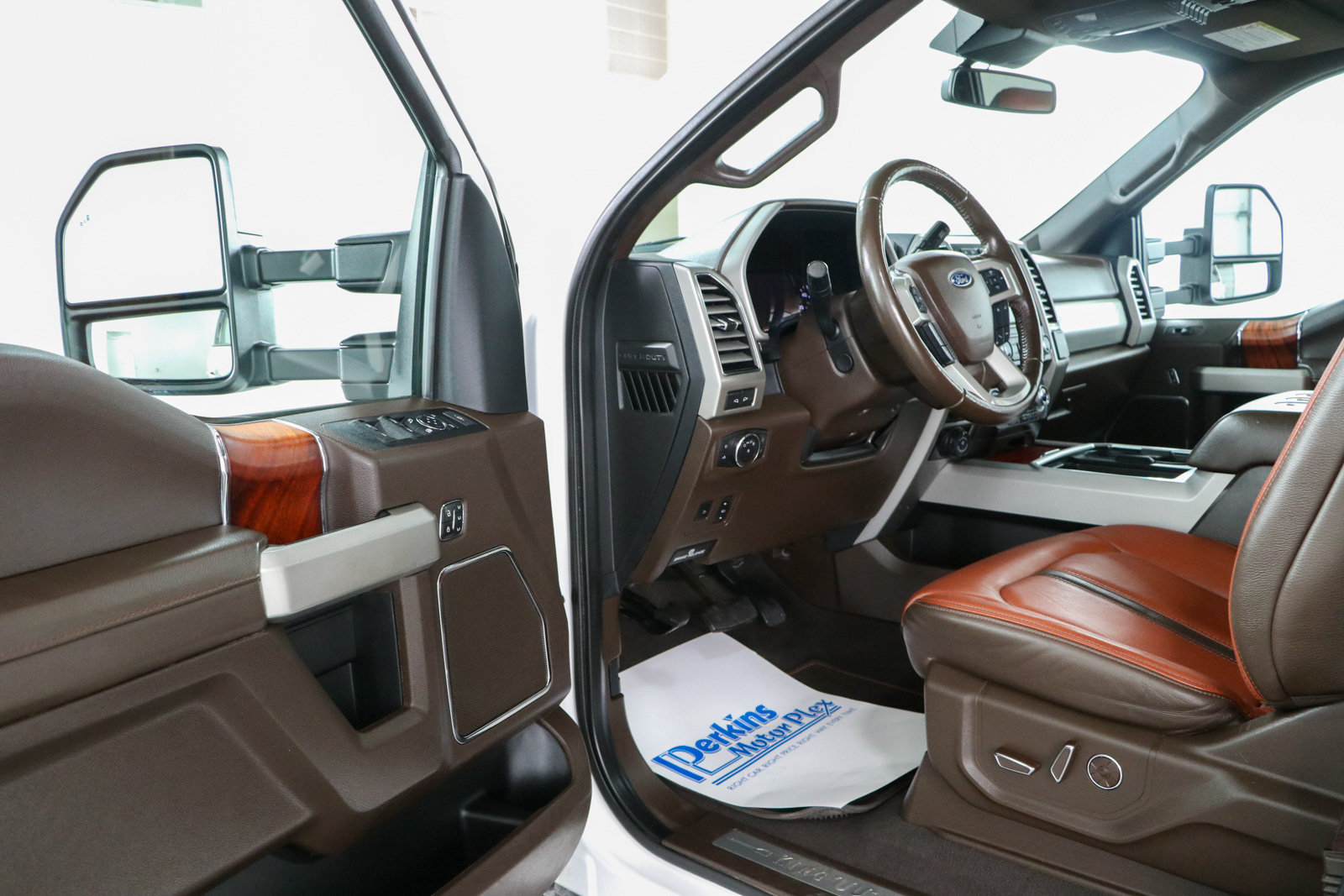 Used 2021 Ford F250 King Ranch w/ King Ranch Ultimate Package AWD/4WD image 3